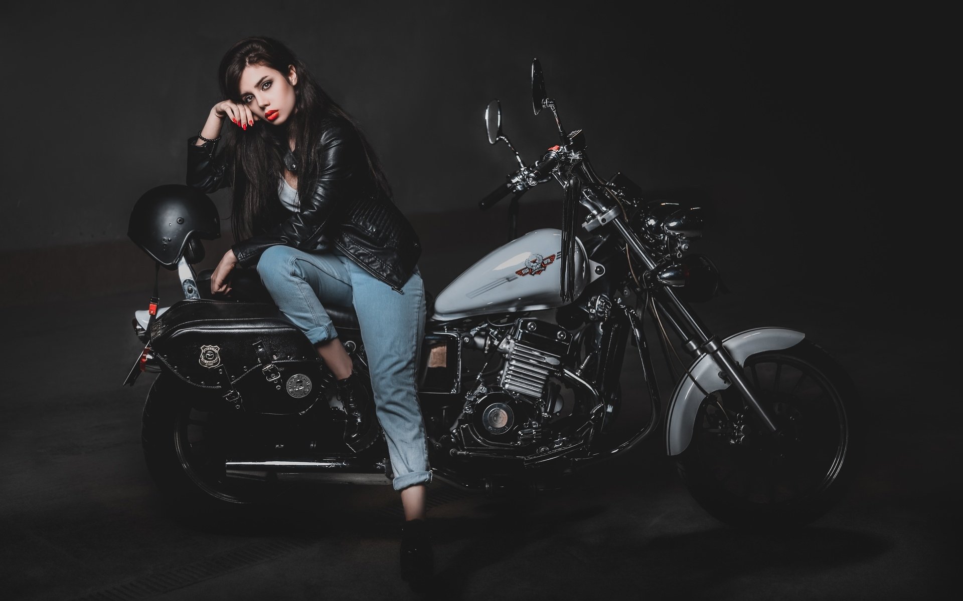Biker girls: style and drive in Kolhapur