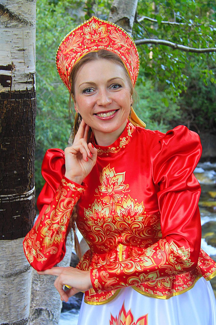 Women in Slavic costumes in Kolhapur