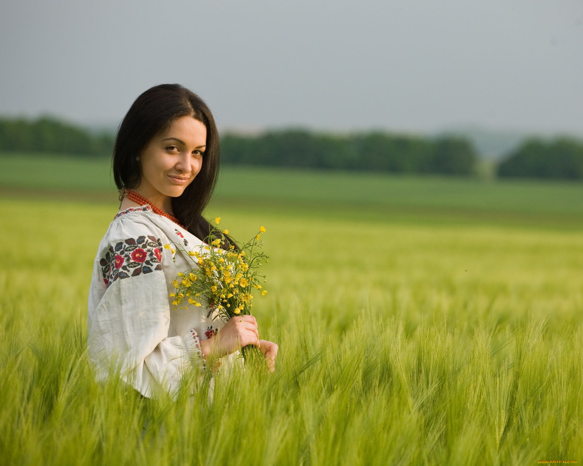 Women in Slavic costumes in Kolhapur
