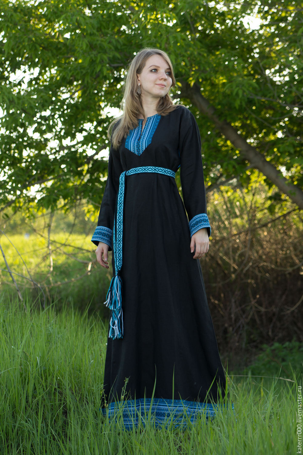 Women in Slavic costumes in Kolhapur