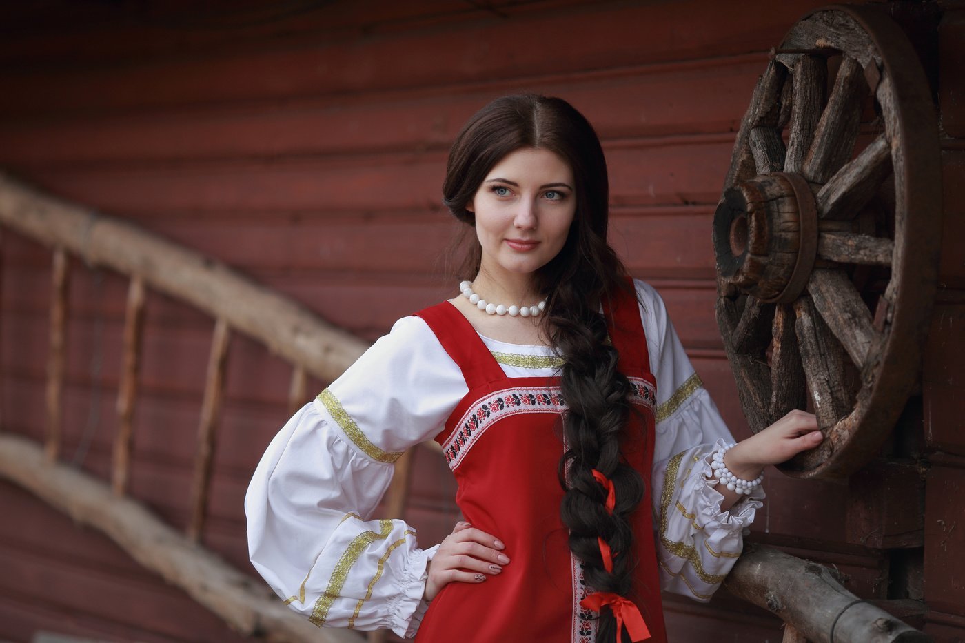 Girls in Slavic costumes in Kolhapur